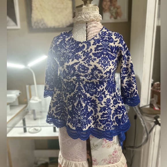 FOR SALE Girls Damask High Lo Top Size 10 - Picture 1 of 3